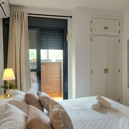 Apartamento Lujoso Atico Con Vistas Al Mar, Piscina & Parking