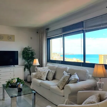 Lujoso Atico Con Vistas Al Mar, Piscina & Parking Fuengirola